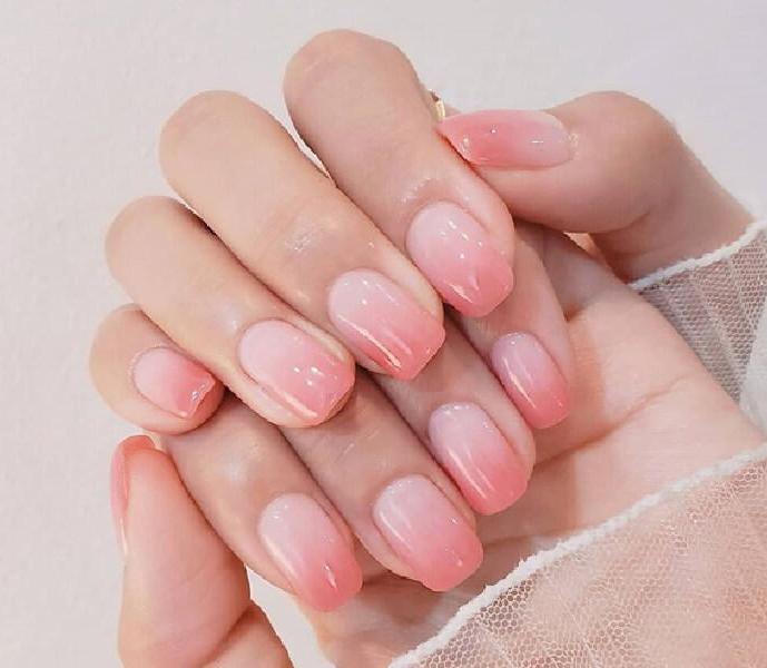 Đào tạo học viên sơn móng - Ombre
